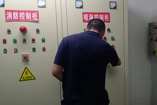 �����S����λ